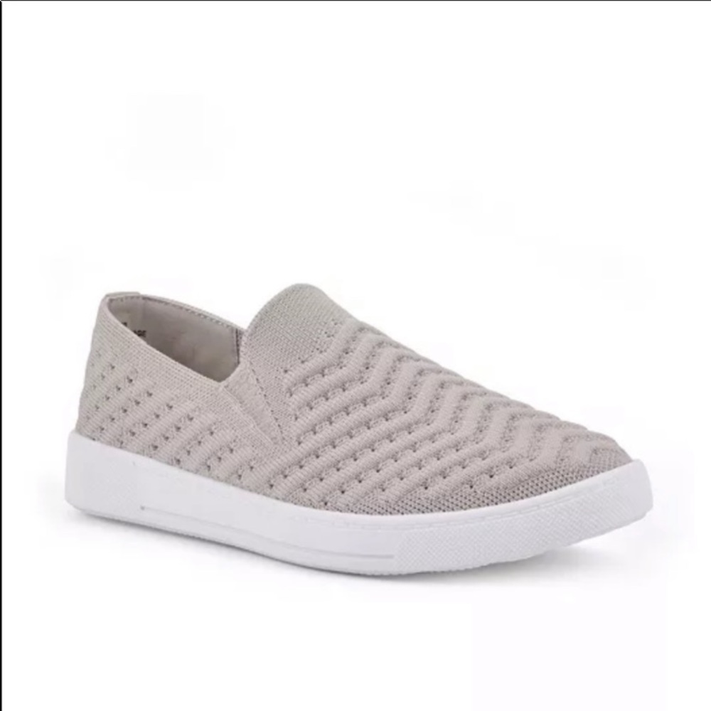 White mountain courageous style  slip ON size 10